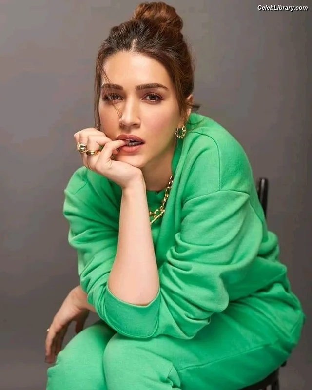 Kriti Sanon photo 23 of 275
