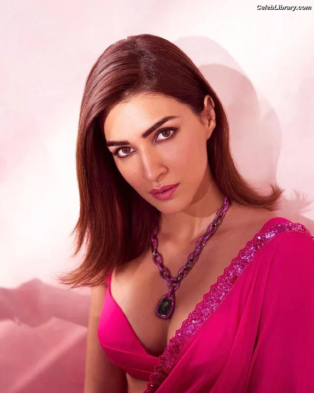 Kriti Sanon photo 17 of 275