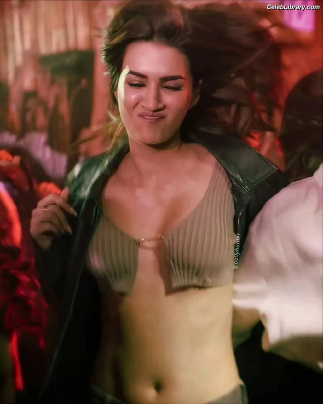 Kriti Sanon photo 6 of 275
