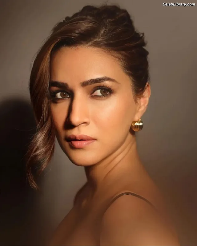 Kriti Sanon photo 14 of 275