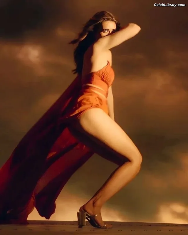 Kriti Sanon photo 19 of 275