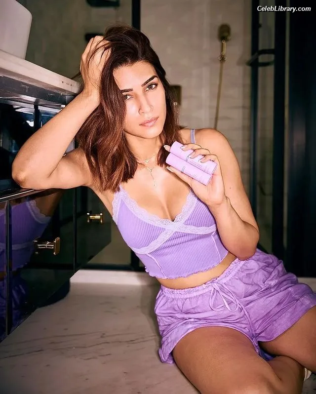 Kriti Sanon photo 2 of 275
