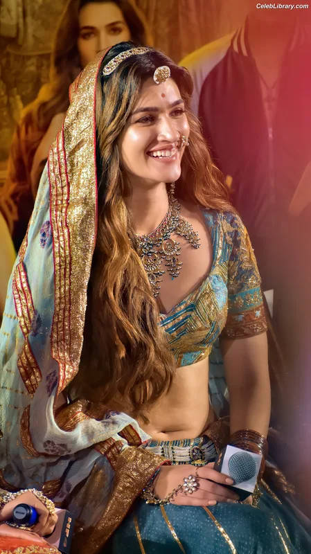 Kriti Sanon photo 17 of 275