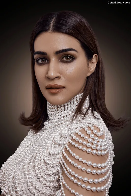 Kriti Sanon photo 21 of 275