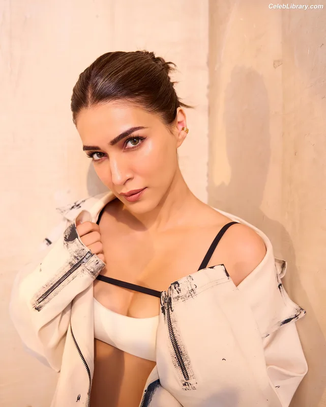 Kriti Sanon photo 6 of 275
