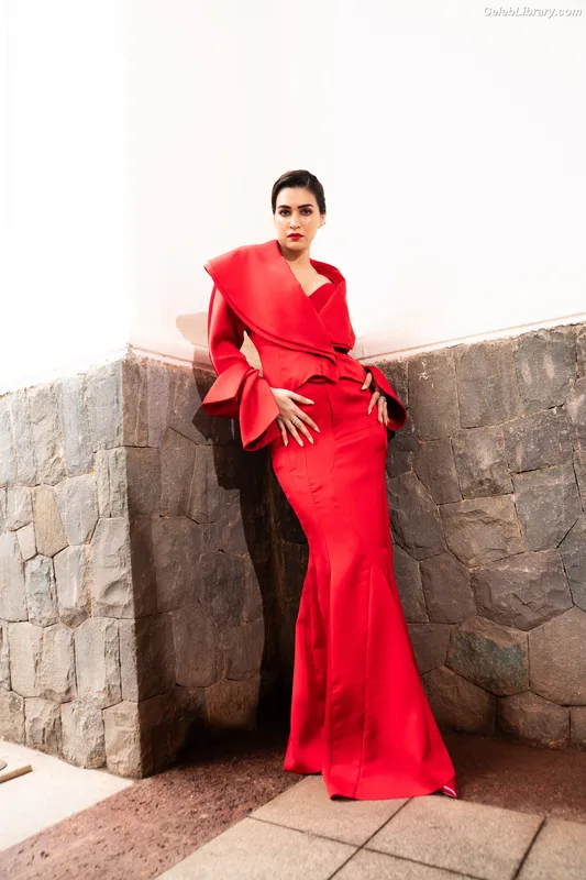 Kriti Sanon photo 1 of 275