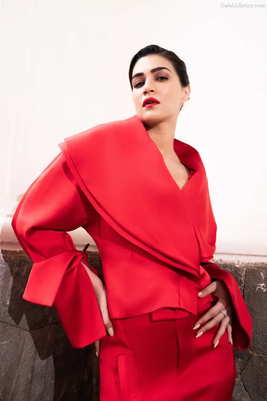 Kriti Sanon photo 2 of 275