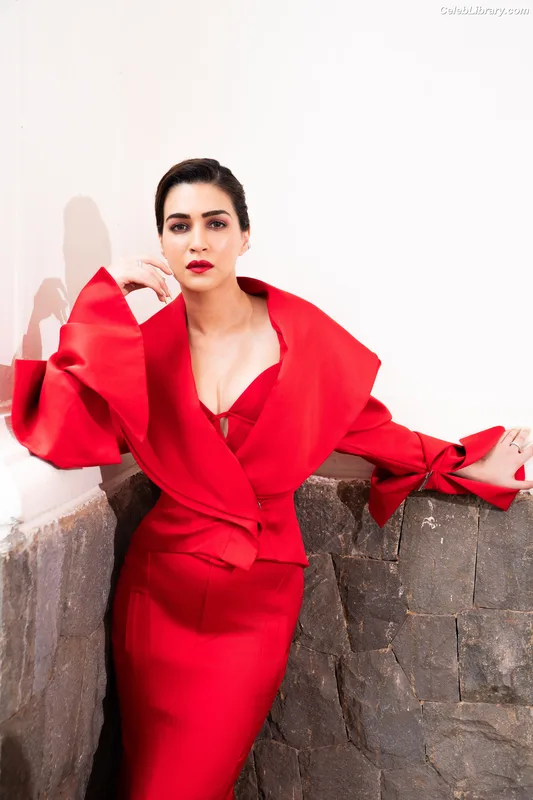 Kriti Sanon photo 3 of 275