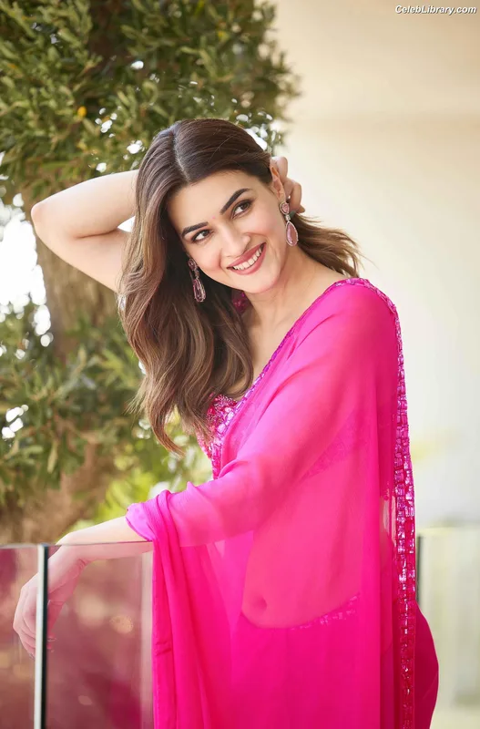 Kriti Sanon photo 10 of 275