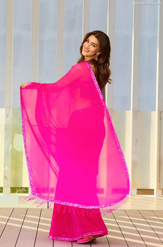 Kriti Sanon photo 11 of 275