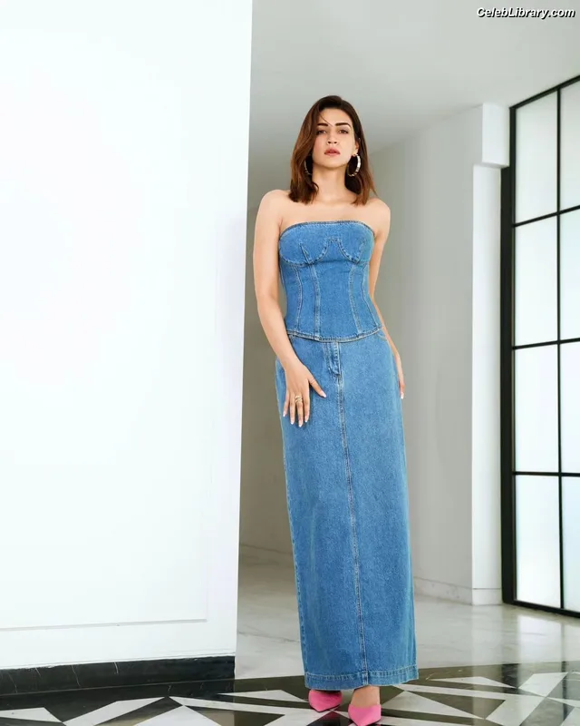 Kriti Sanon photo 2 of 275