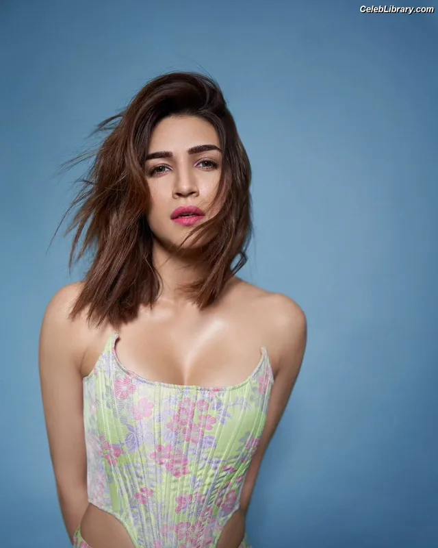 Kriti Sanon photo 4 of 275