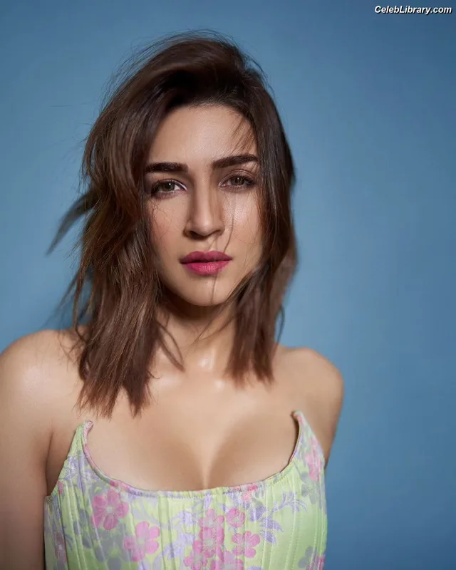 Kriti Sanon photo 5 of 275