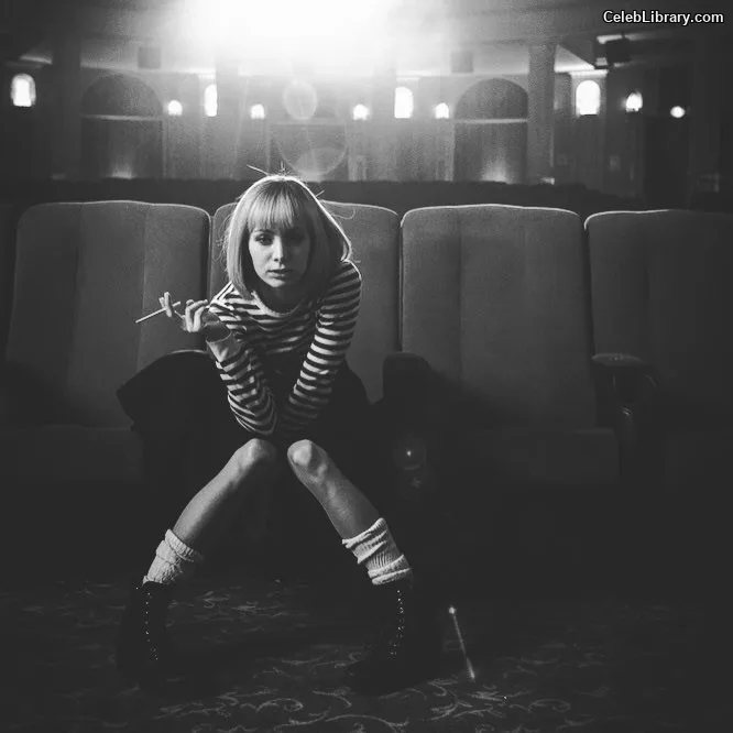 Ksenia Solo photo 5 of 100