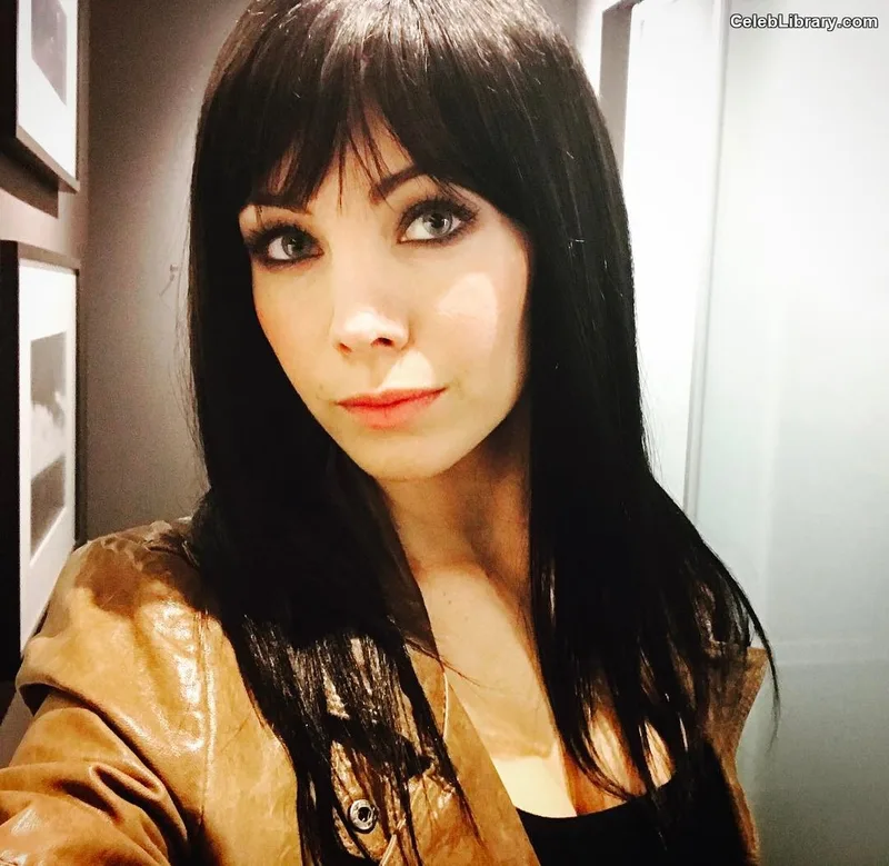 Ksenia Solo photo 11 of 100