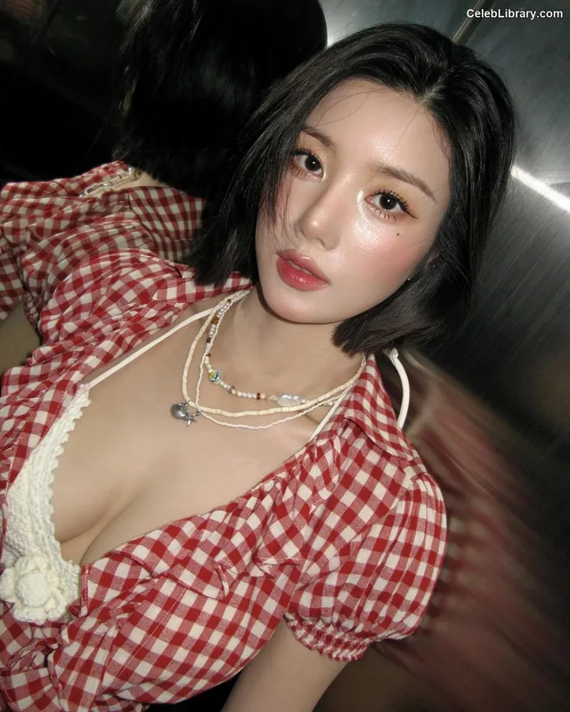 Kwon Eun-bi photo 2 of 329