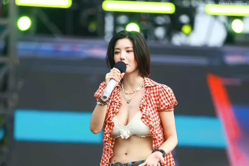Kwon Eun-bi photo 1 of 329