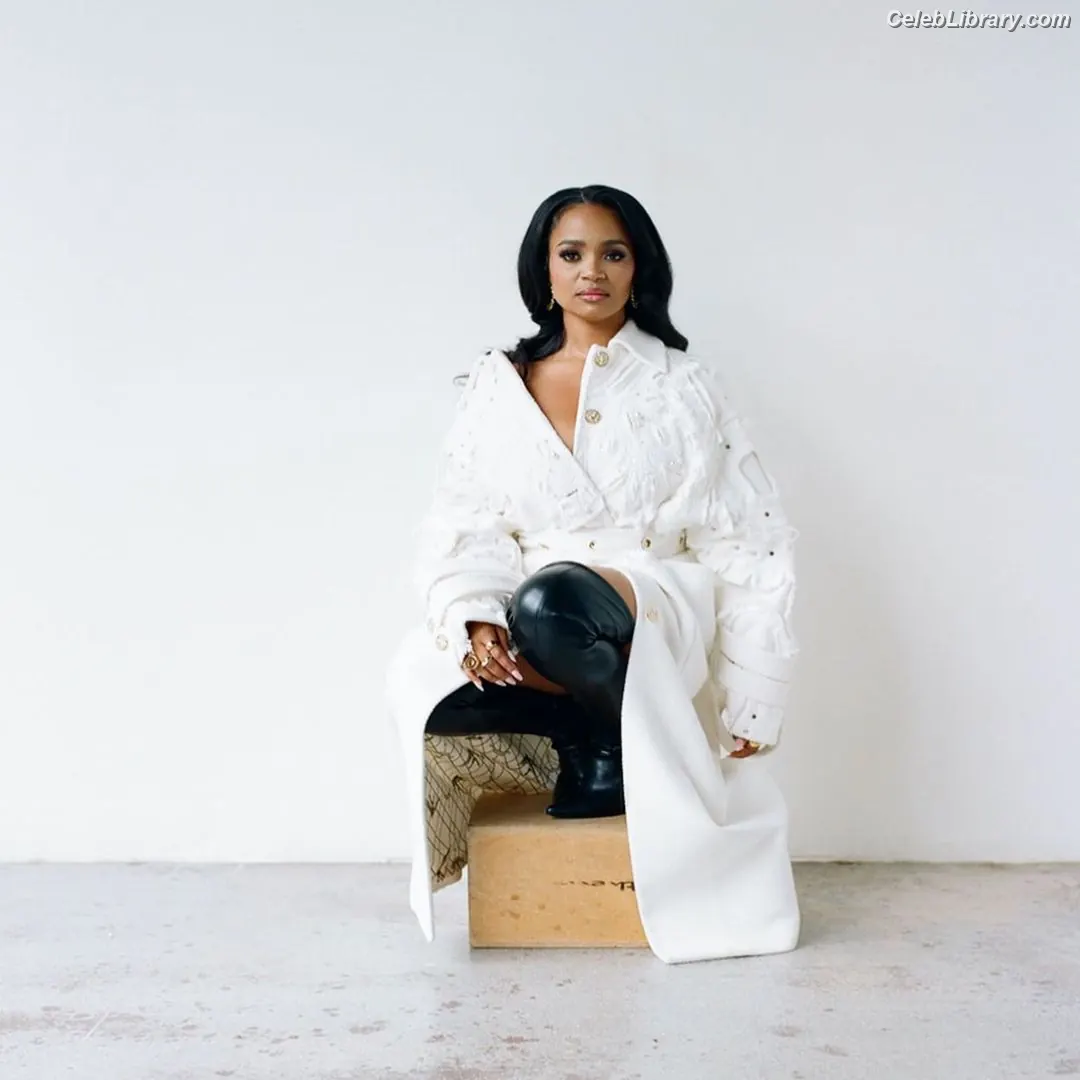 Kyla Pratt photo 3 of 177