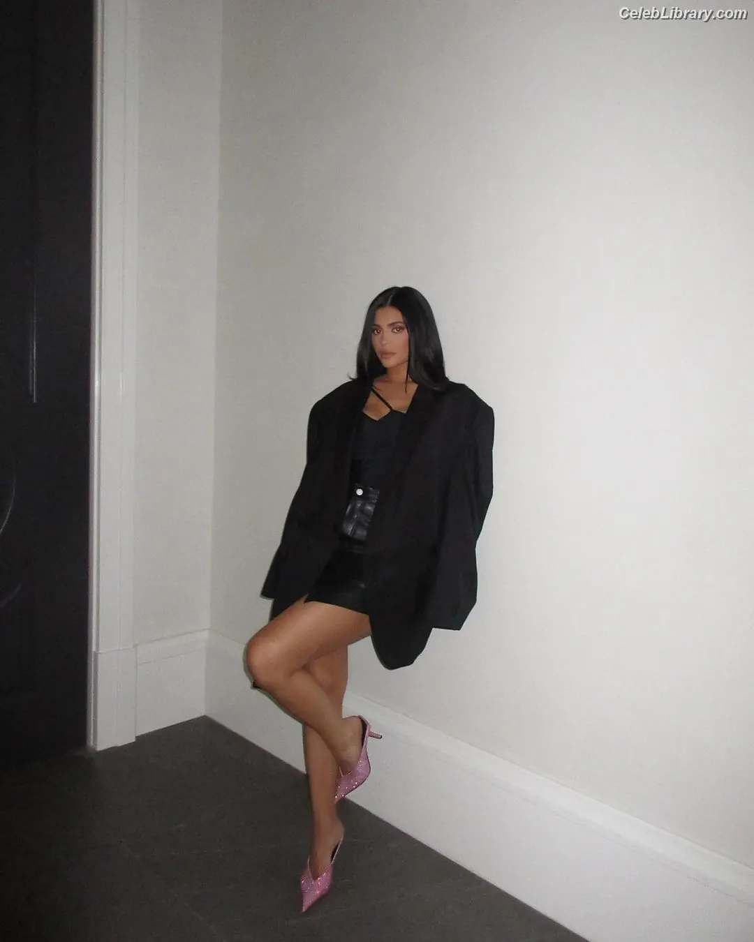 Kylie Jenner photo 9 of 4070