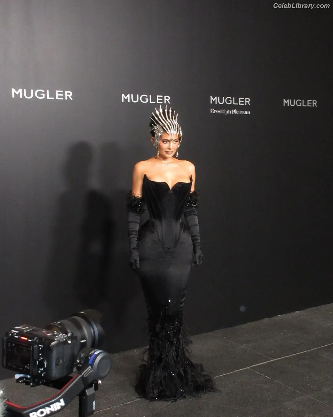 Kylie Jenner photo 12 of 4070
