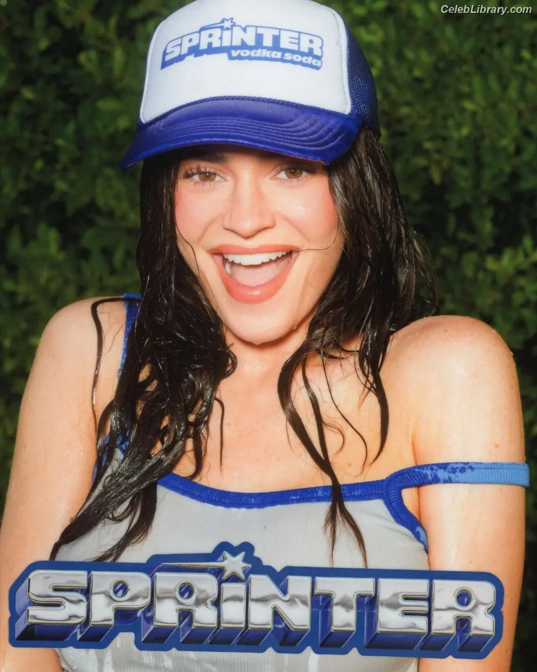 Kylie Jenner photo 15 of 4070