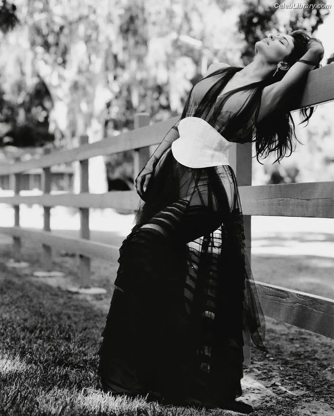 Kylie Jenner photo 10 of 4070
