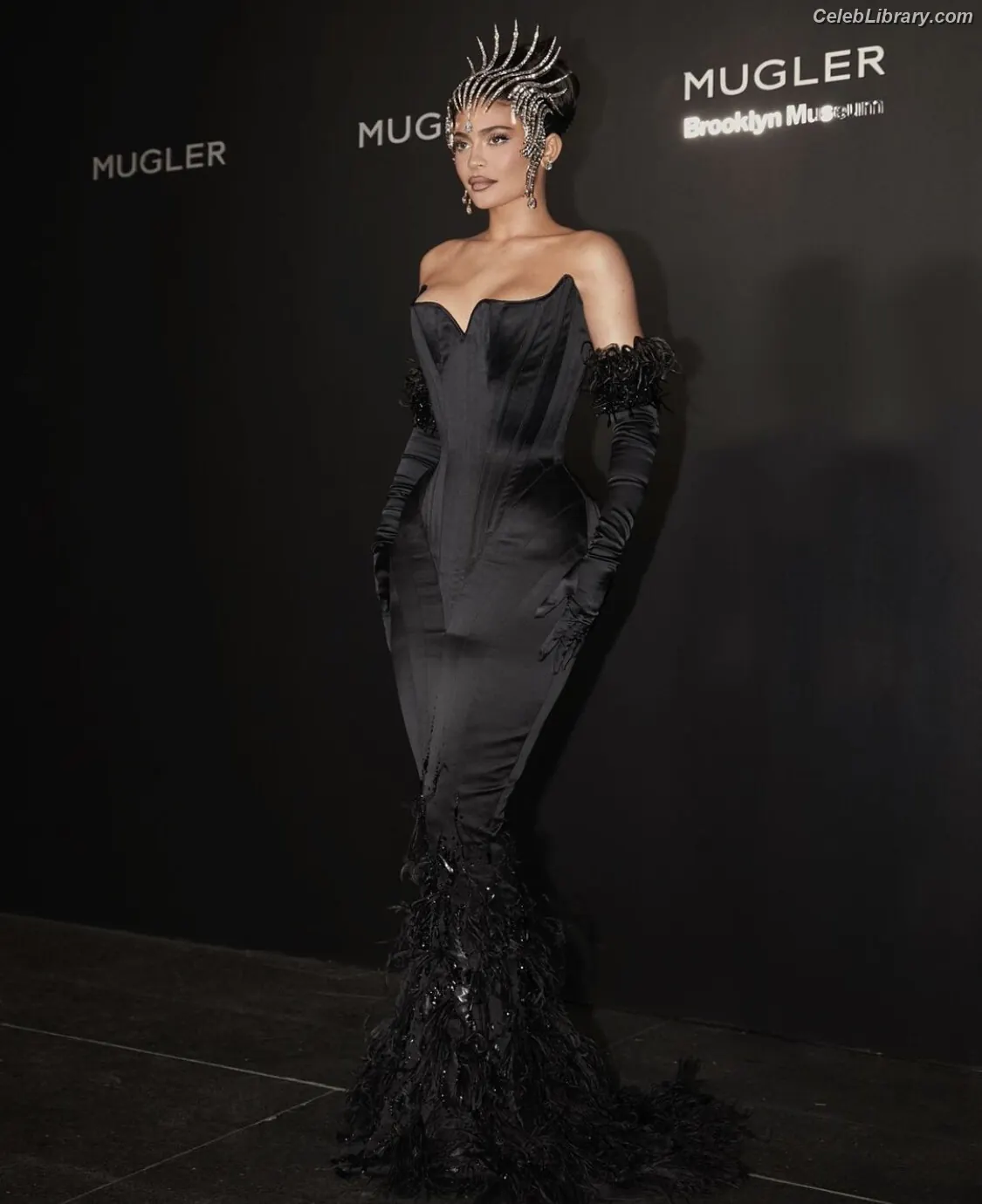 Kylie Jenner photo 24 of 4070