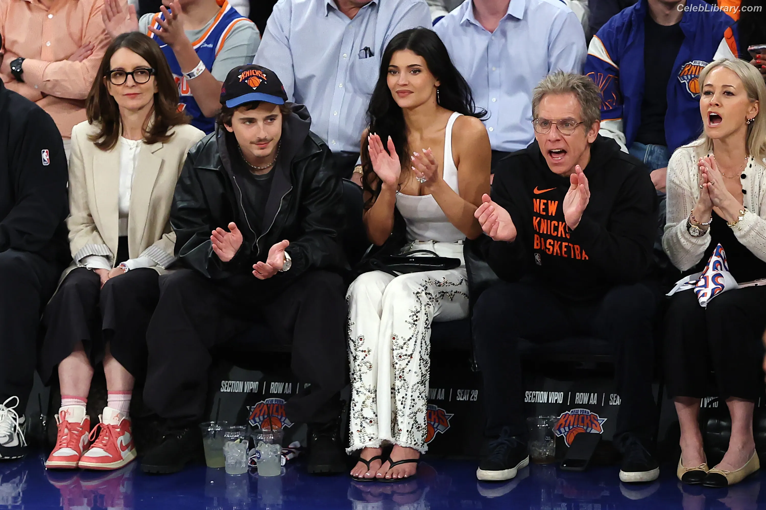 Kylie Jenner photo 17 of 4070