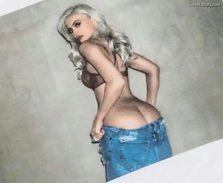 Kylie Jenner photo 18 of 4070