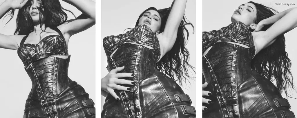 Kylie Jenner photo 12 of 4070