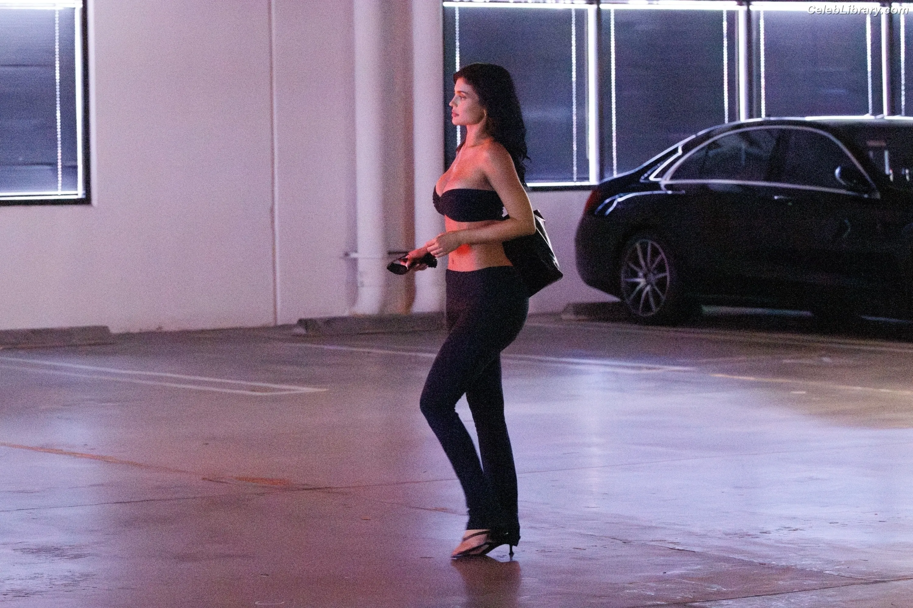 Kylie Jenner photo 24 of 4070