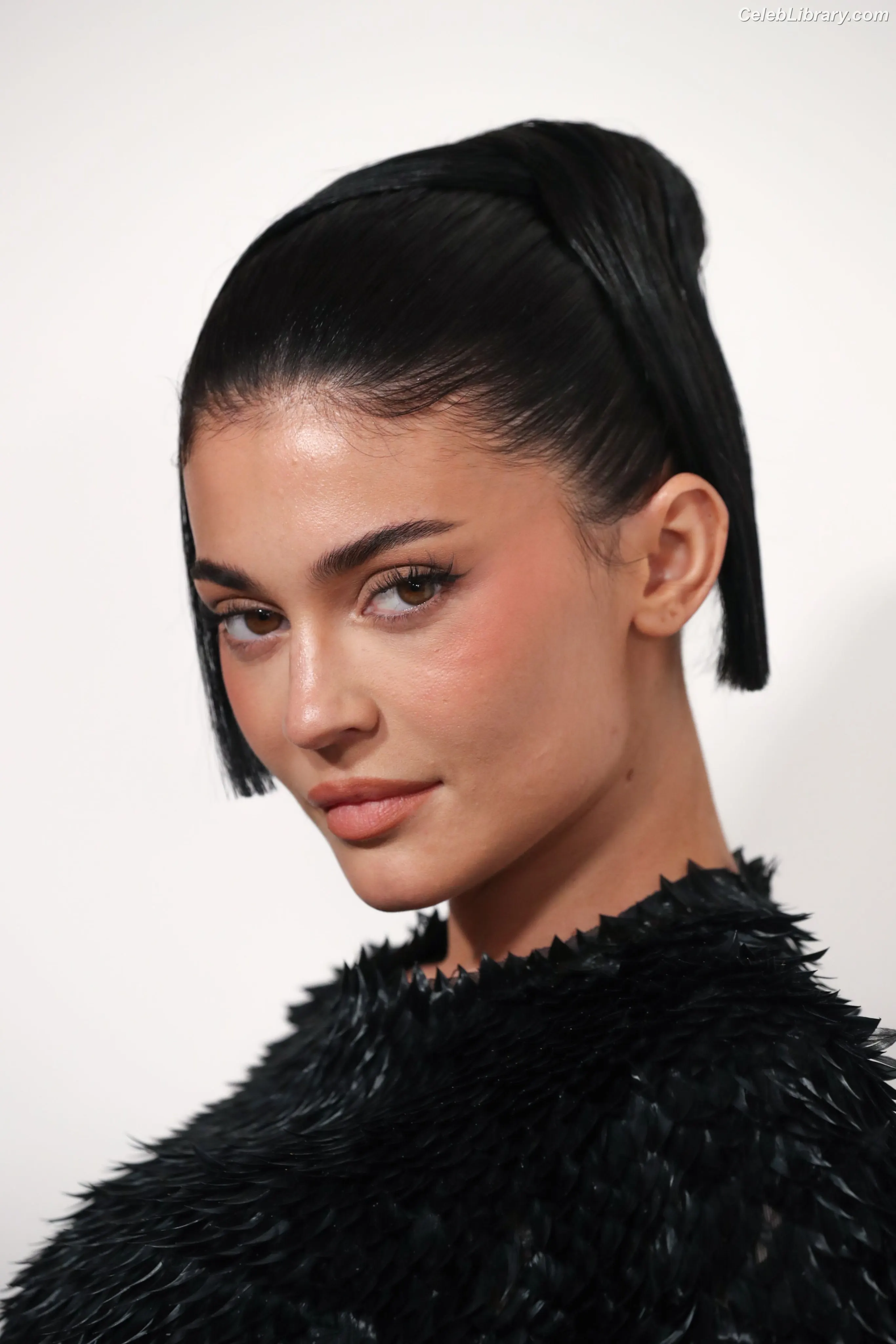 Kylie Jenner photo 24 of 4070