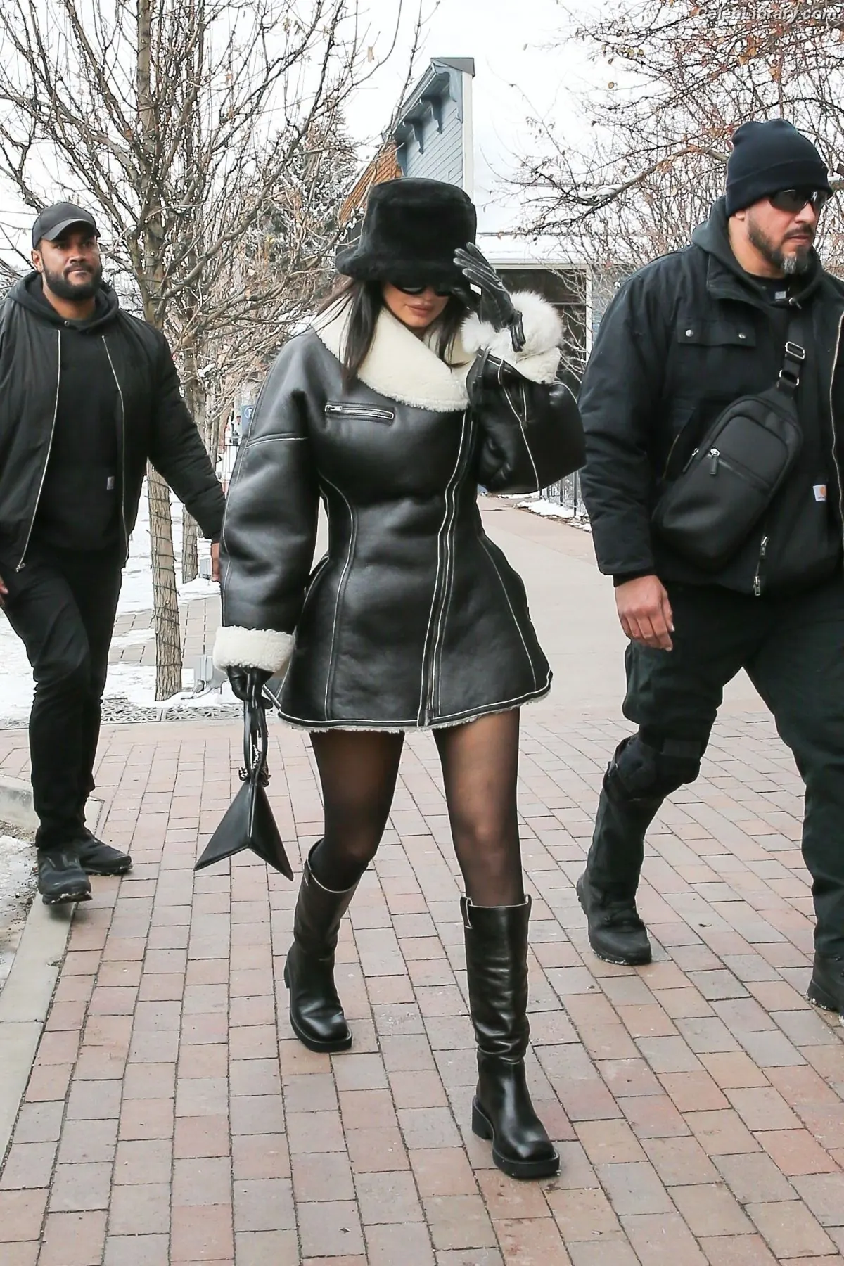 Kylie Jenner photo 17 of 4070