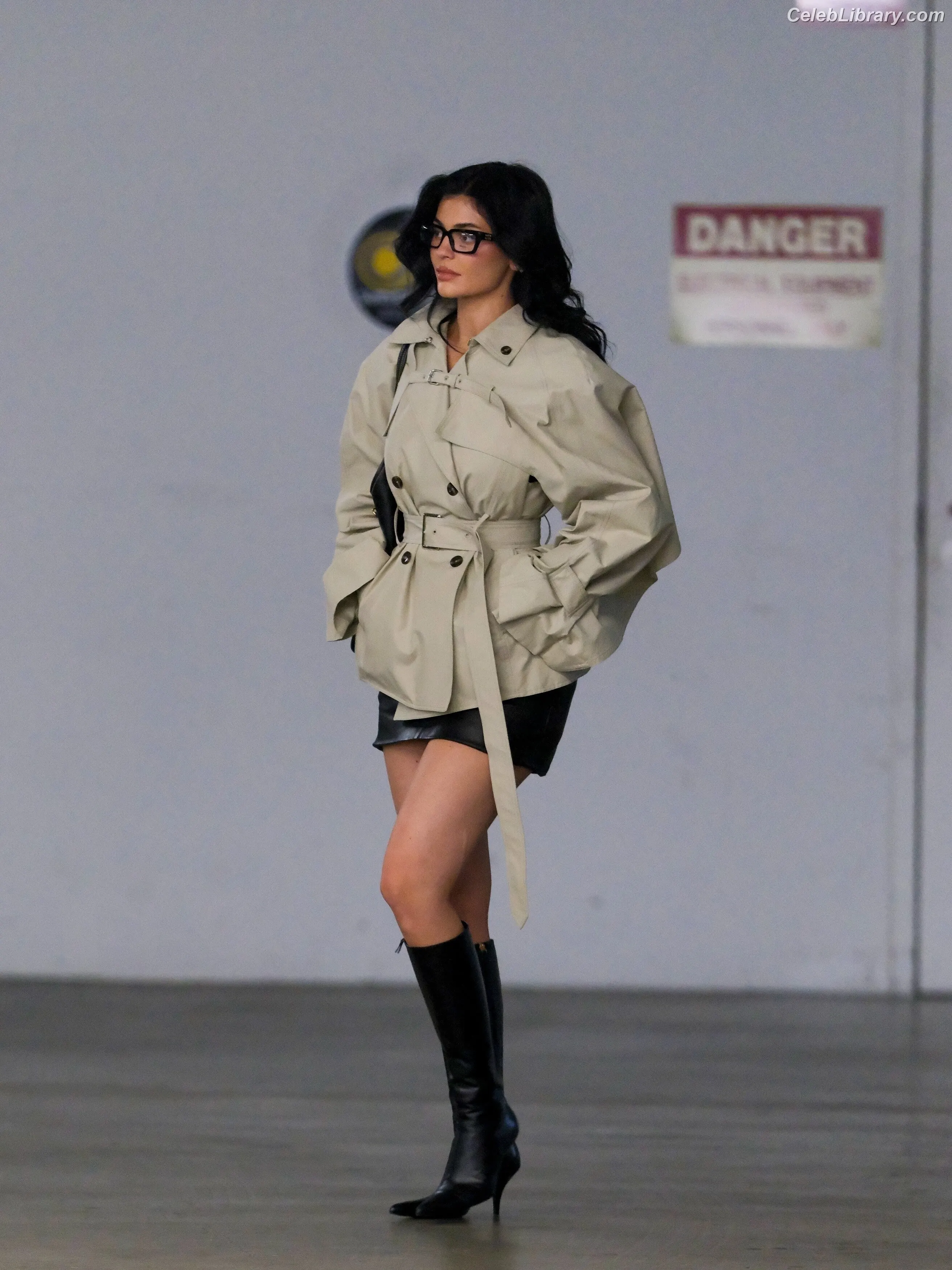 Kylie Jenner photo 2 of 4070