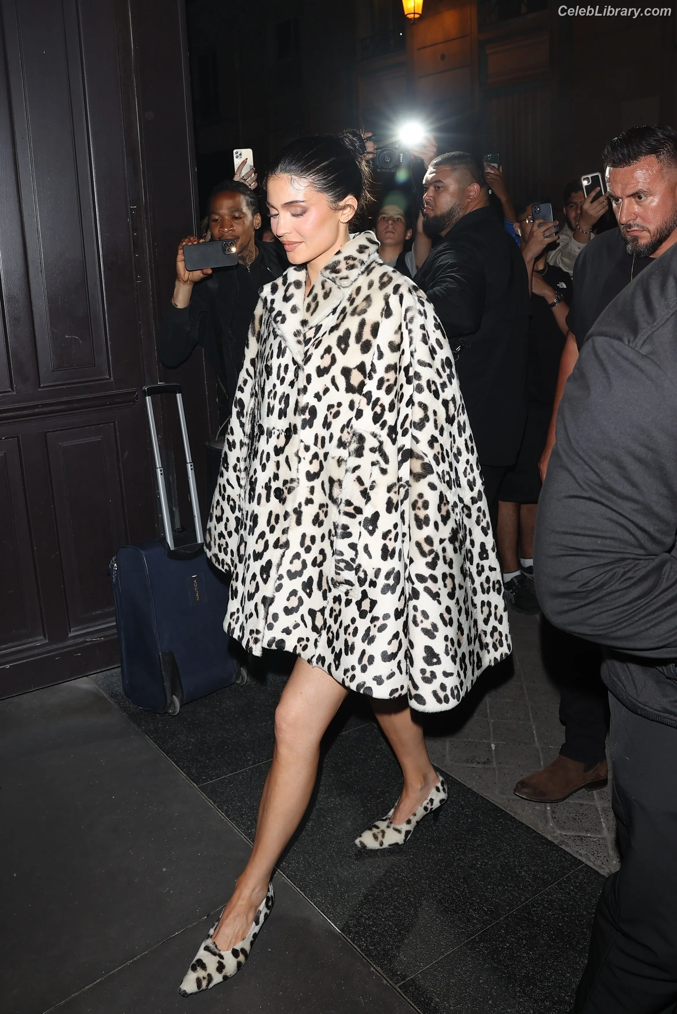 Kylie Jenner photo 9 of 4070