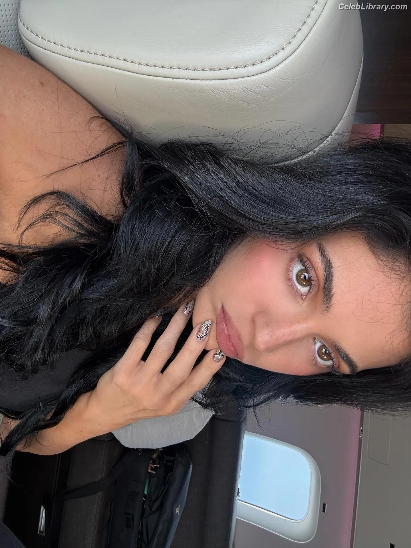 Kylie Jenner photo 18 of 4070