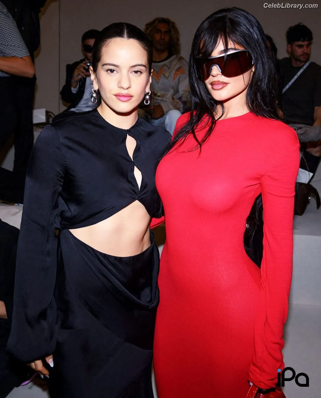 Kylie Jenner photo 2 of 4070