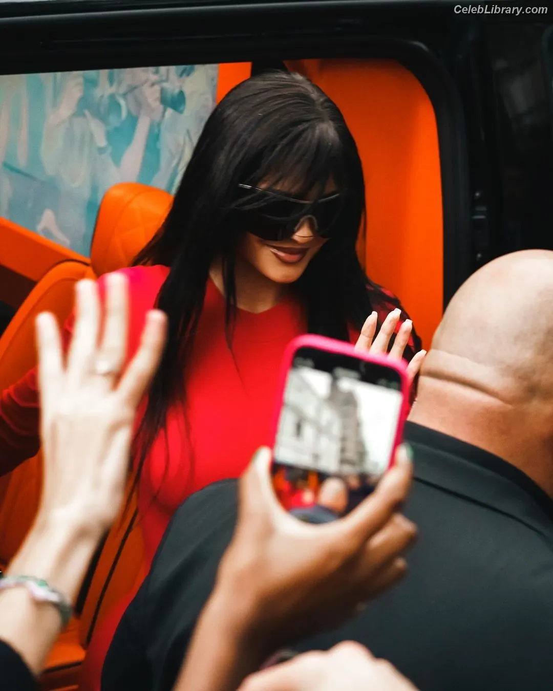 Kylie Jenner photo 6 of 4070