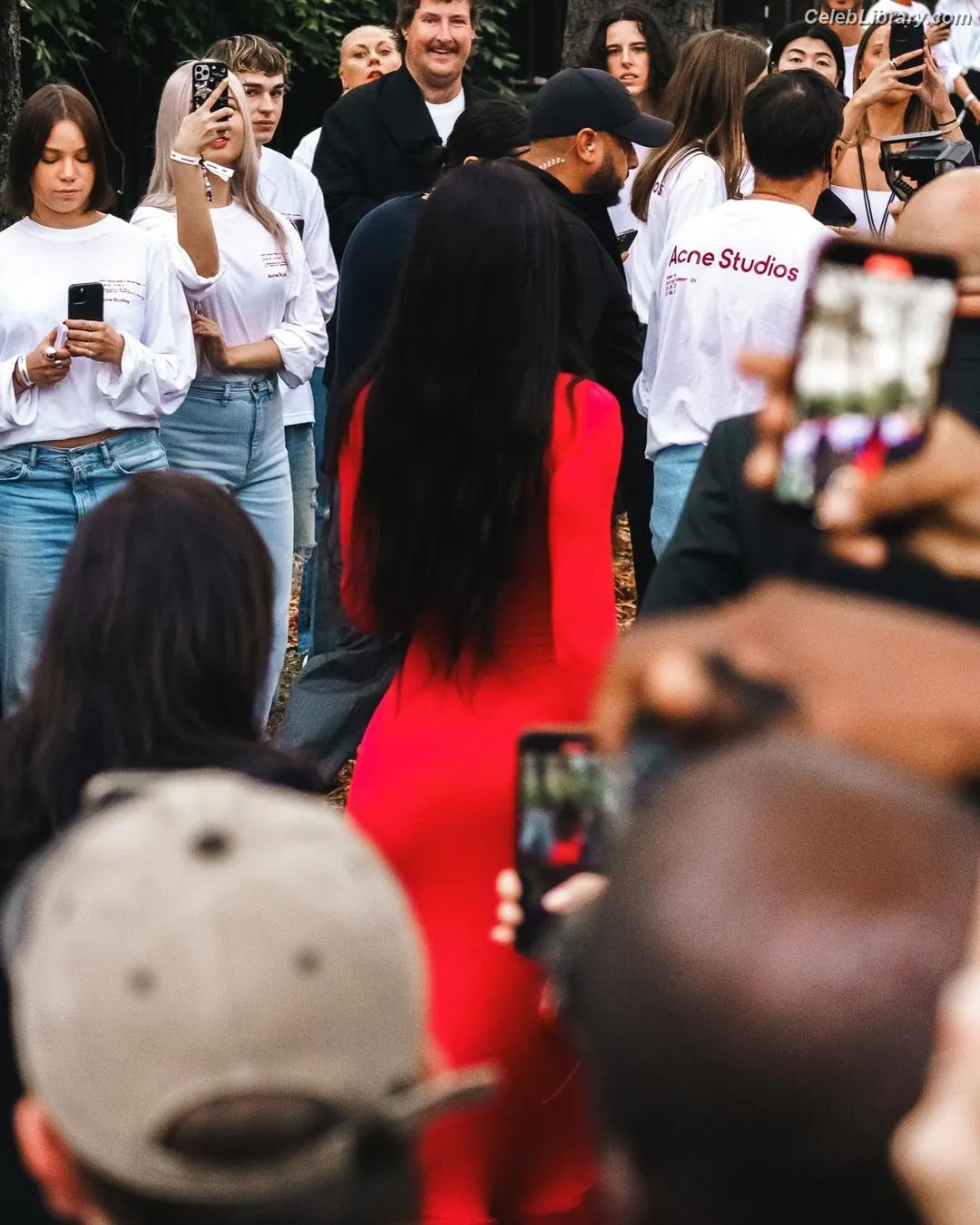 Kylie Jenner photo 7 of 4070