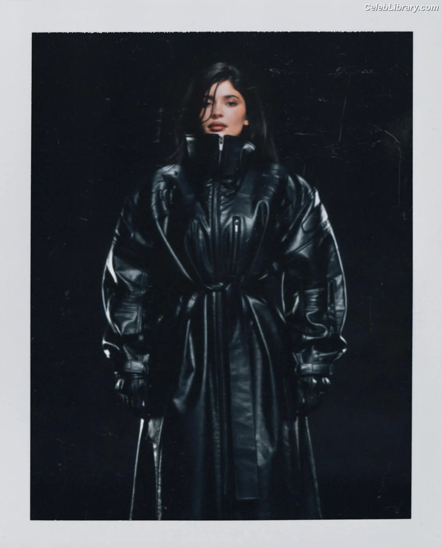 Kylie Jenner photo 19 of 4070