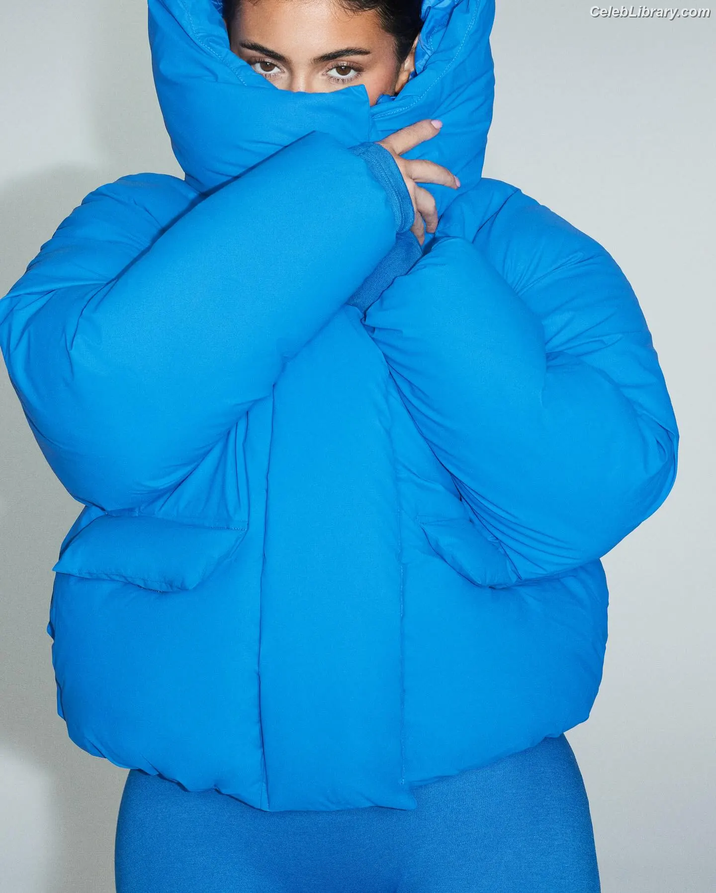 Kylie Jenner photo 9 of 4070