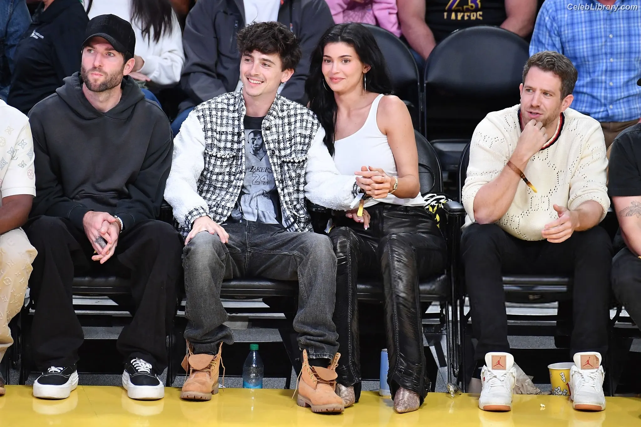 Kylie Jenner photo 11 of 4070