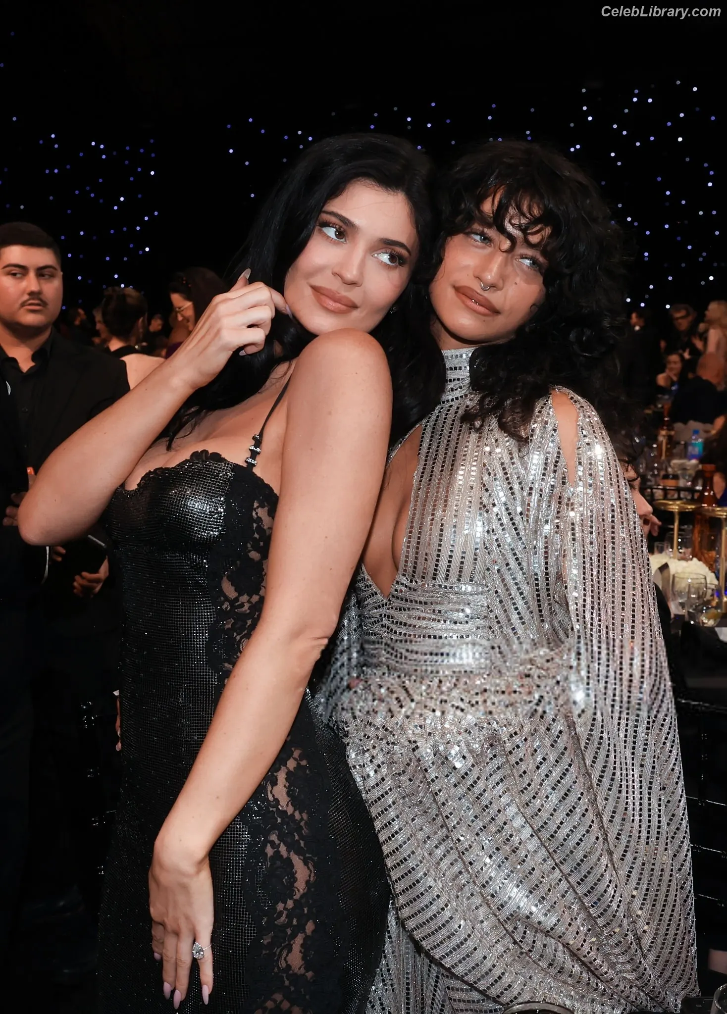 Kylie Jenner photo 10 of 4070