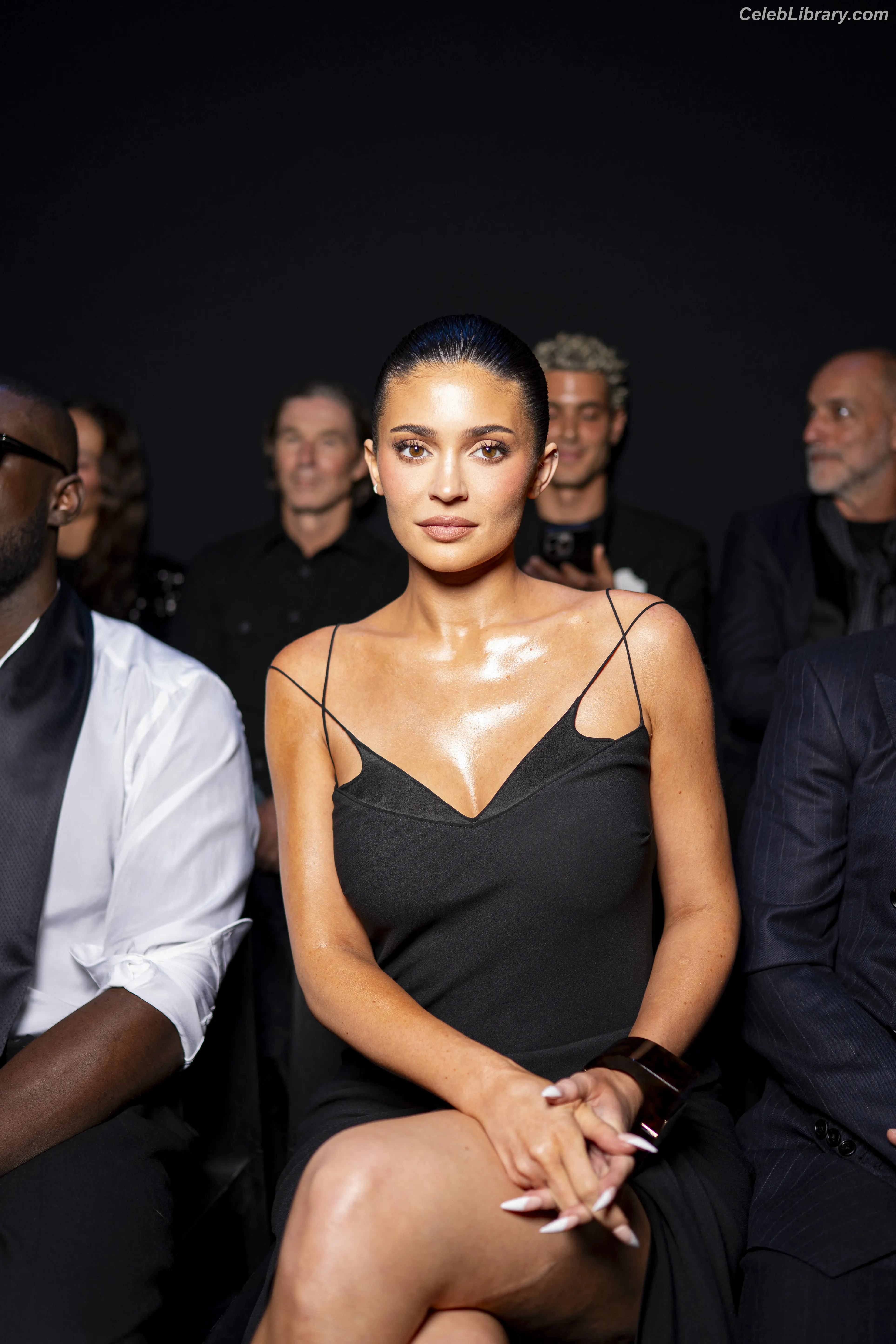 Kylie Jenner photo 2 of 4070