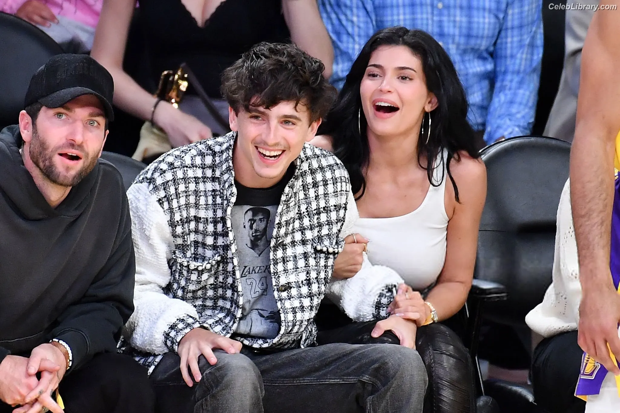 Kylie Jenner photo 4 of 4070