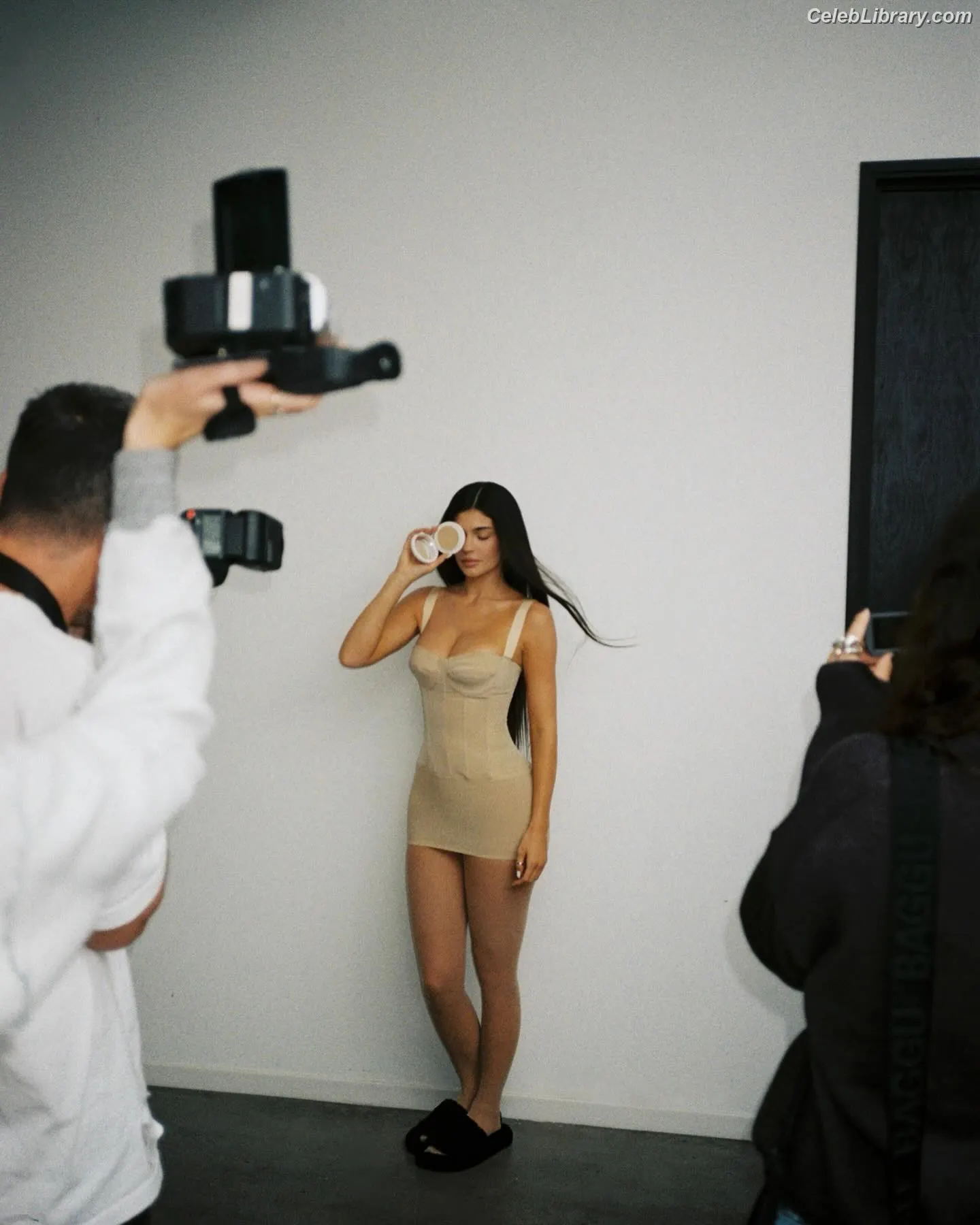 Kylie Jenner photo 9 of 4070