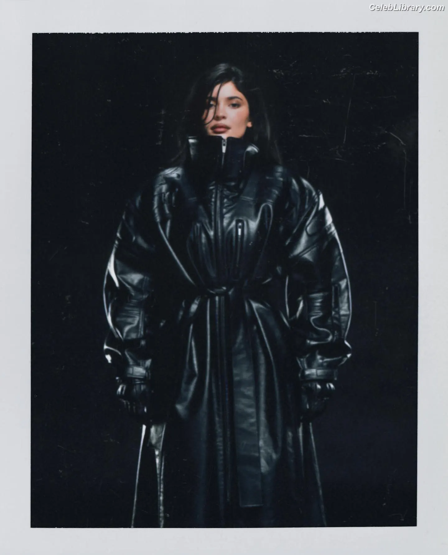 Kylie Jenner photo 19 of 4070