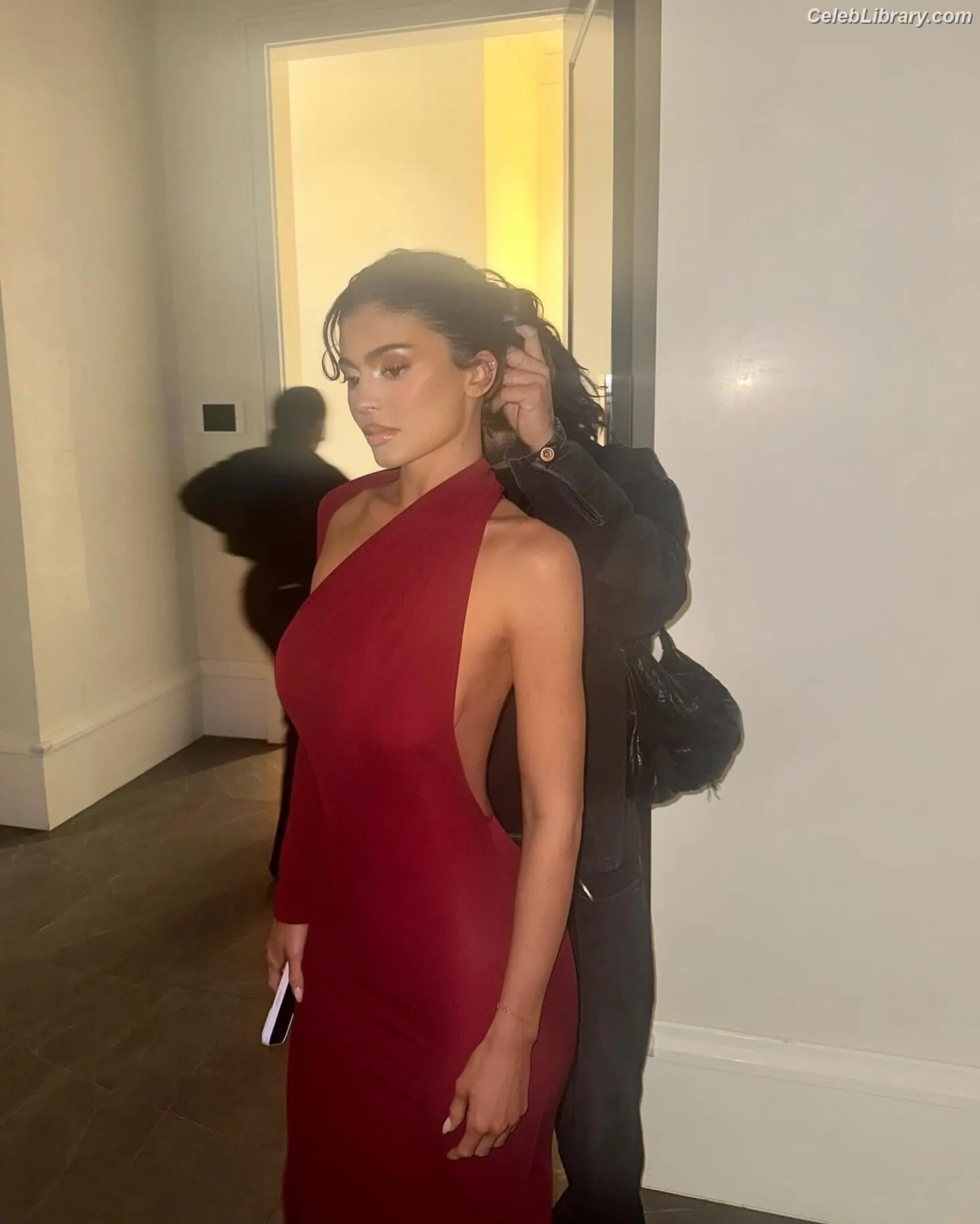 Kylie Jenner photo 19 of 4070