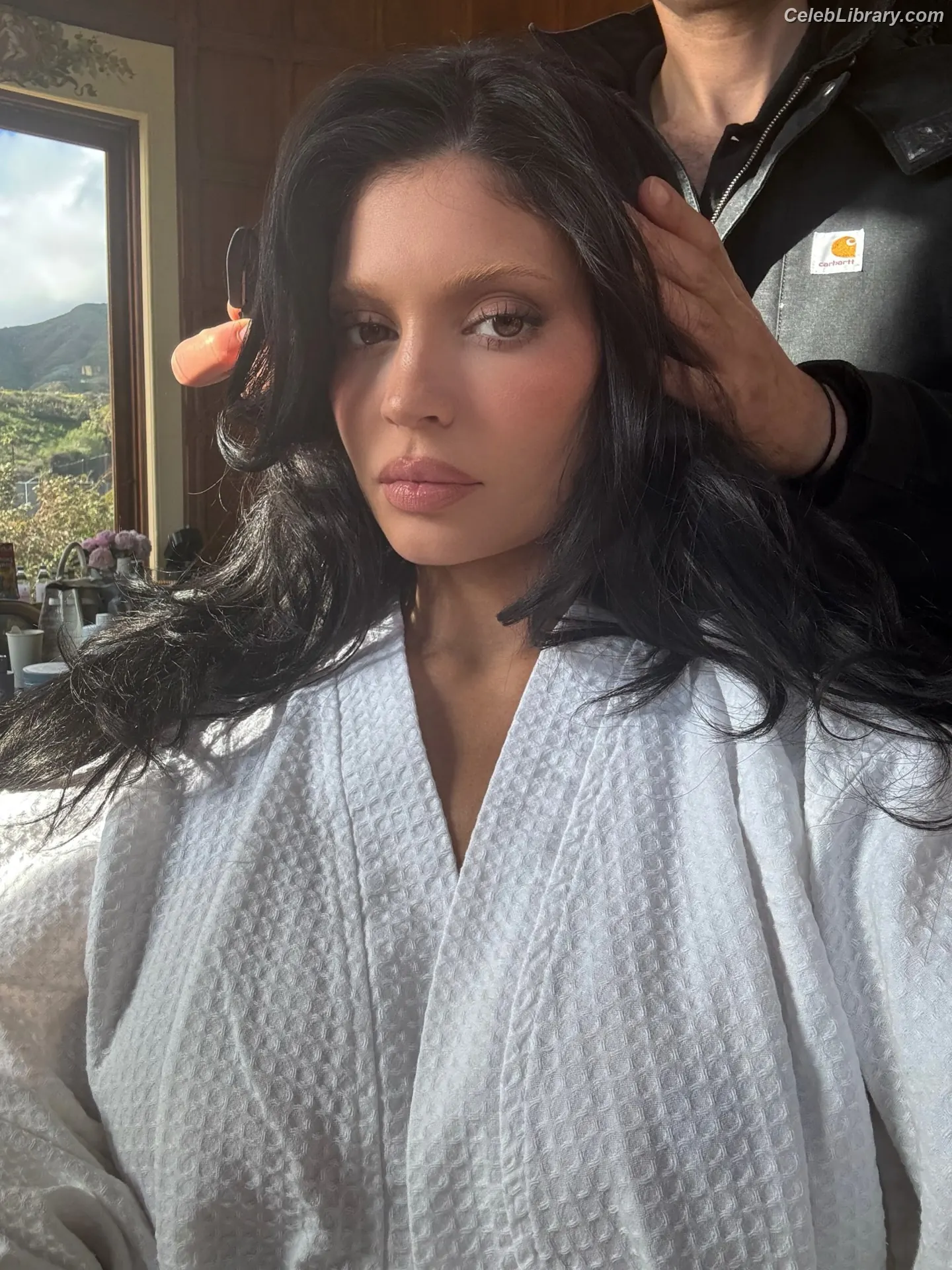 Kylie Jenner photo 15 of 4070