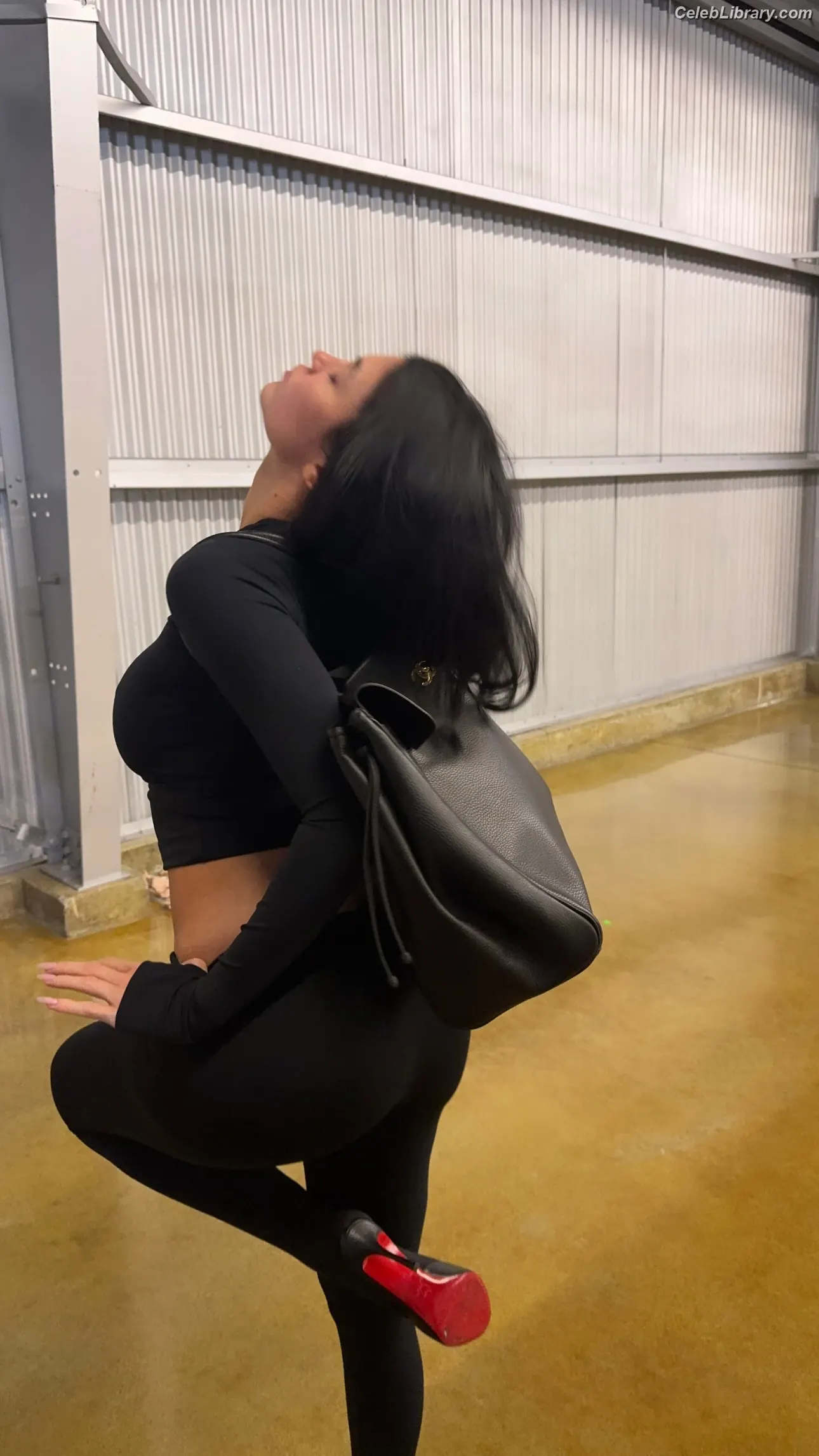 Kylie Jenner photo 18 of 4070